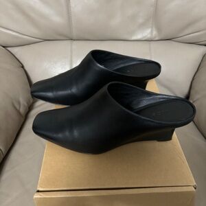 Vince Benita Mule Black Size 7 1/2